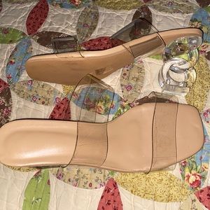 ‼️SALE‼️ Clear Chain Design Heels